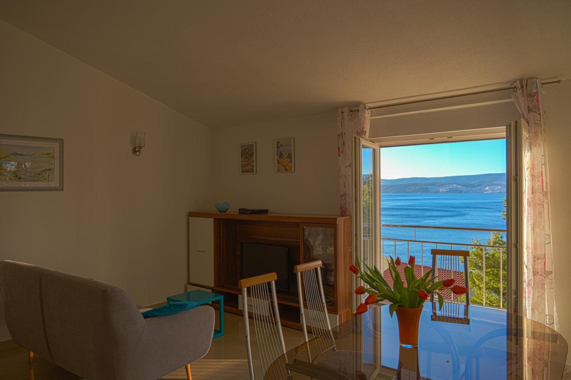 Apartments Sara & Nina 오미스 외부 사진