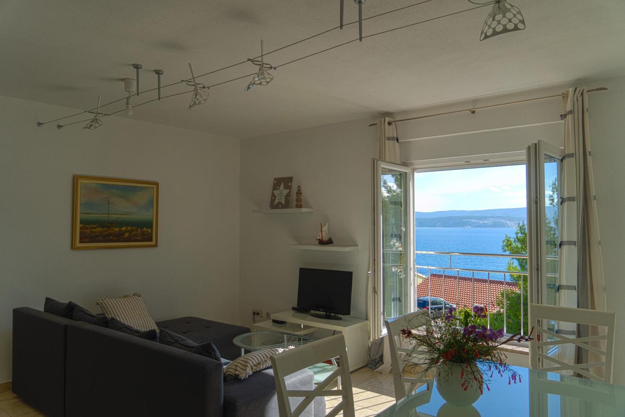 Apartments Sara & Nina 오미스 외부 사진